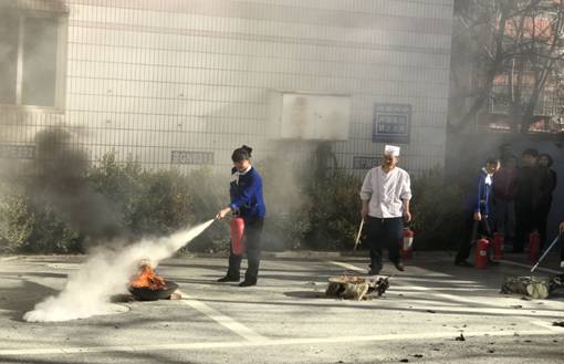 裕龙旅馆举行消防应急演练