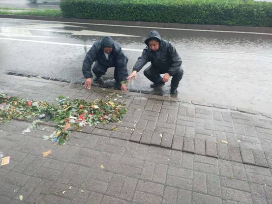 mg不朽情缘起劲应对强降雨 全力包管物业效劳小区清静