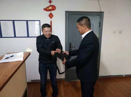 物业员工拾金不昧 转达社会正能量