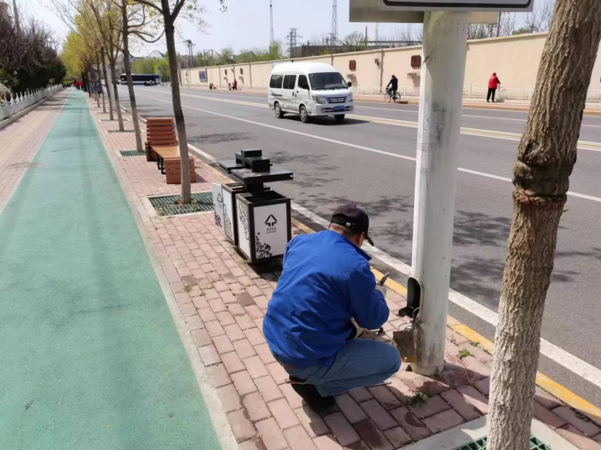 我为群众办实事 天房恒发全力修复花园西街路灯故障